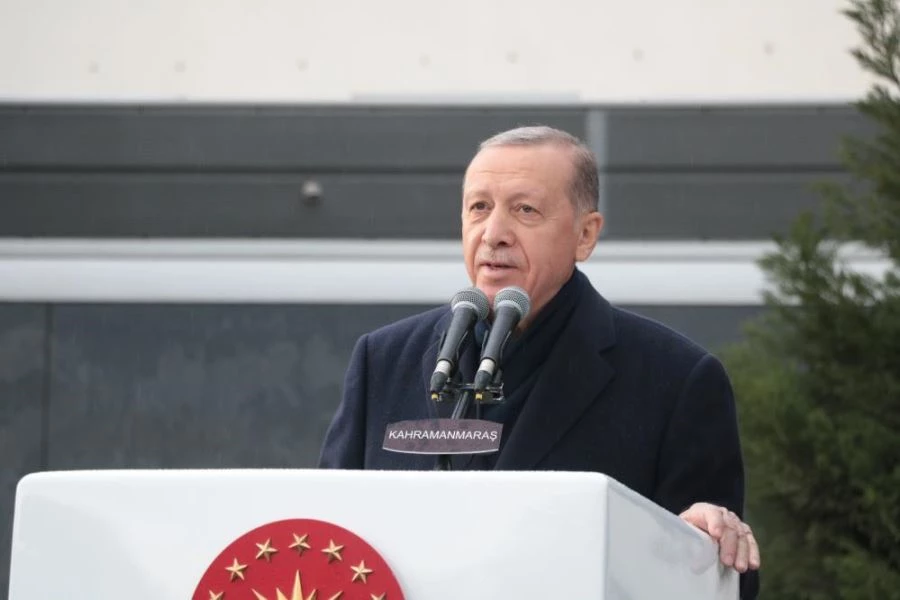 Cumhurbaşkanı Erdoğan: “İnşallah 1 yıl içerisinde kalıcı konutları bitirerek vatandaşlarımıza teslim edeceğiz”
