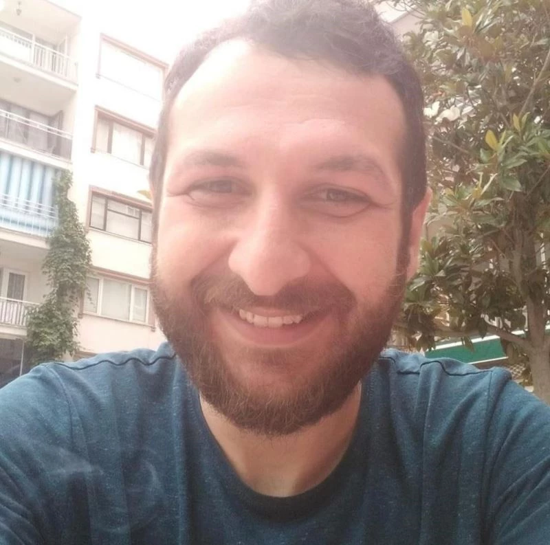 Annesini öldürüp çatıdan atlayan şahıs hastanede hayatını kaybetti
