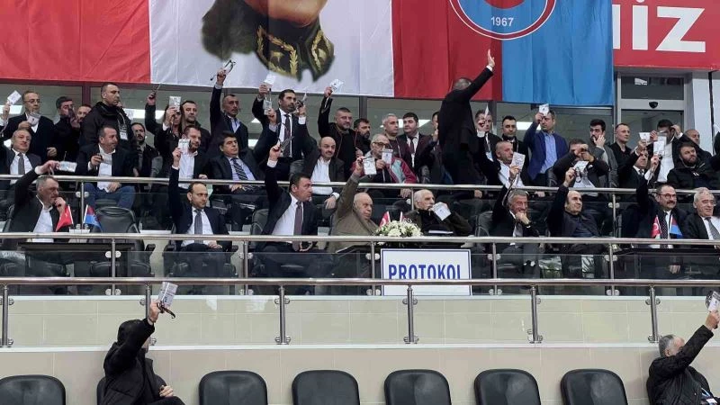 Trabzonspor’da Ahmet Ağaoğlu ile yönetim kurulu mali ve idari yönden ibra edildi
