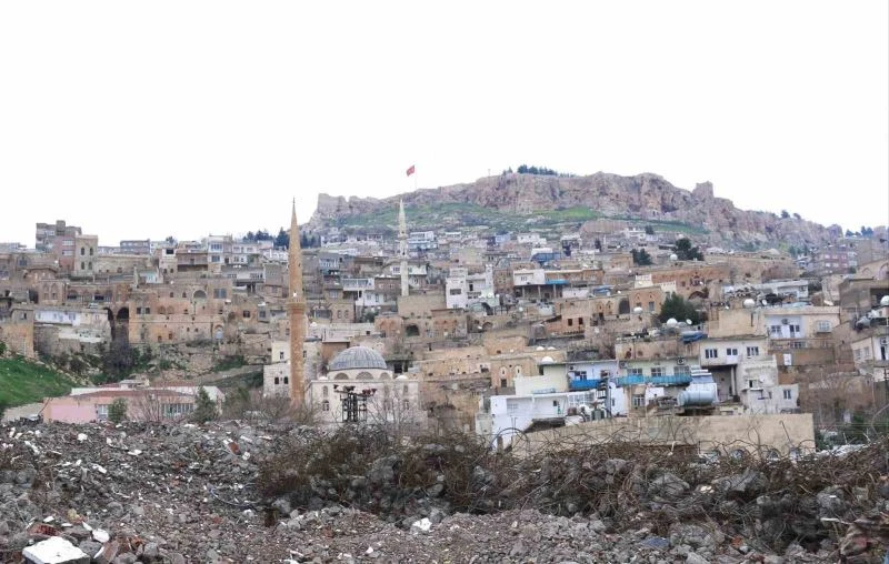 Mardin’de 5 katlı binanın yıkım işlemleri tamamlandı
