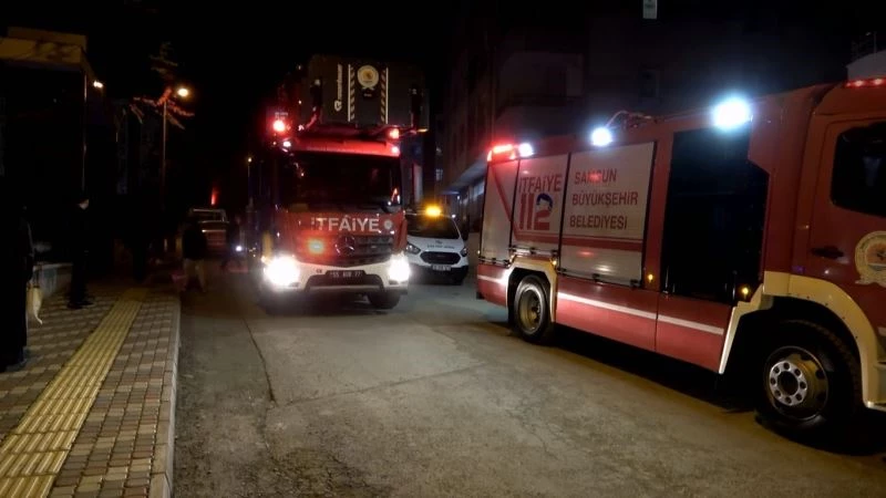 Meşaleli doğum günü kutlaması paniğe neden oldu
