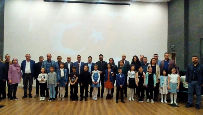 Sarıgöl’de ödüllü şiir okuma yarışması
