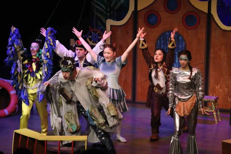 Bodrum Şehir Tiyatrosu, Dünya Tiyatrolar Günü’nde perdelerini açtı
