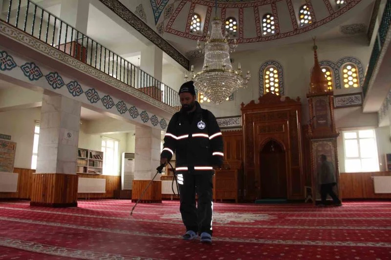 Elazığ’da camiler ‘Gül’ kokuyor
