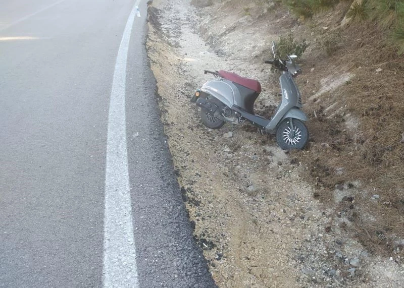 Devrilen motosiklette 2 kişi yaralandı
