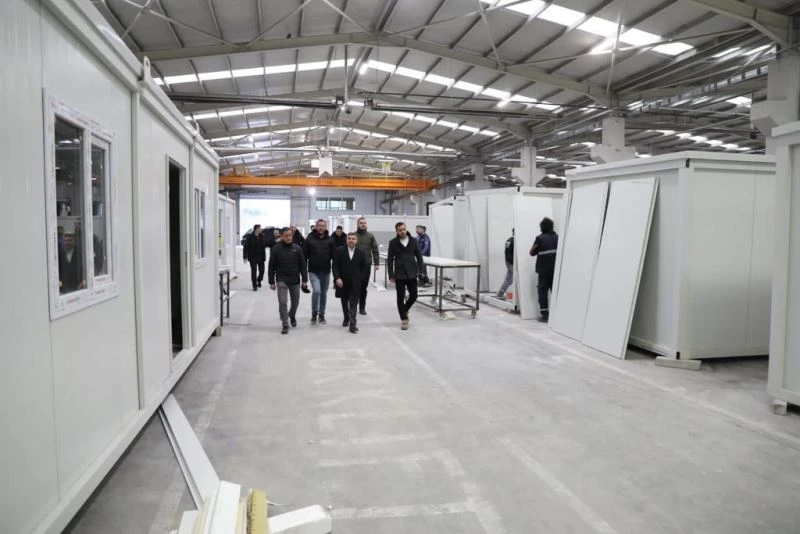 Üretilen konteynerler deprem bölgelerine gönderiliyor
