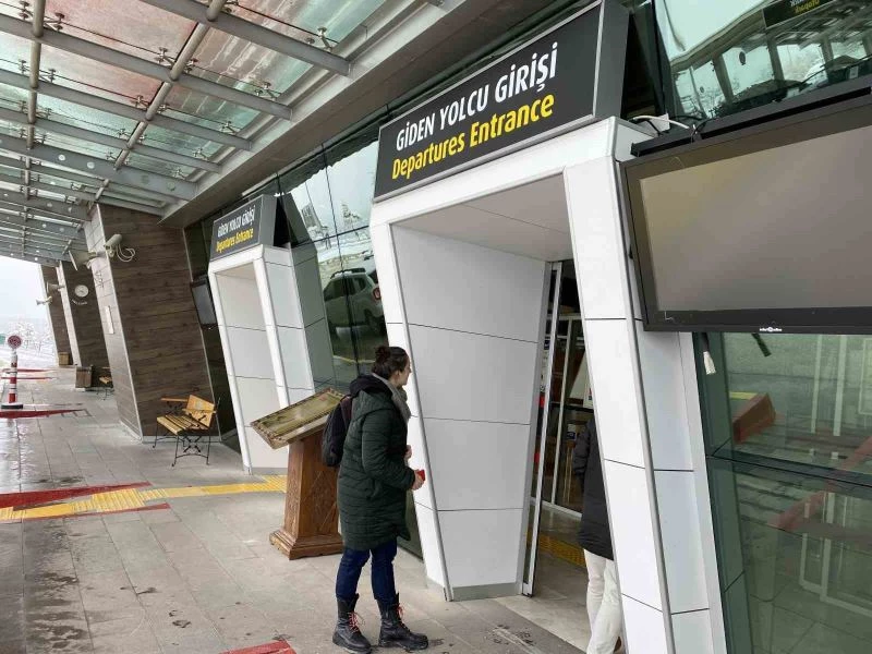 Kar yağışı Kastamonu’da uçuşları iptal ettirdi
