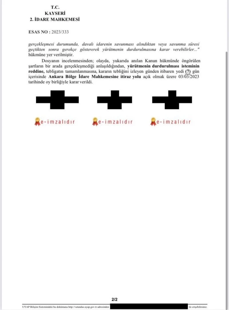 Kayserispor - Fenerbahçe maçında misafir takım taraftarları tribüne alınmayacak. Kayseri 2.Bölge İdare Mahkemesi, Yürütmeyi Durdurma Kararı’nı bozdu.
