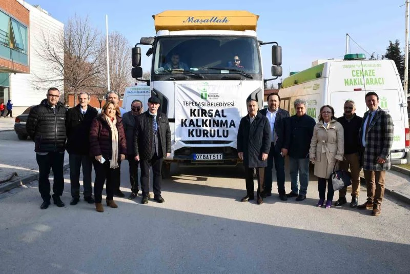 Depremden etkilenen üreticiler için bağışlanan yemler Eskişehir’den yola çıktı
