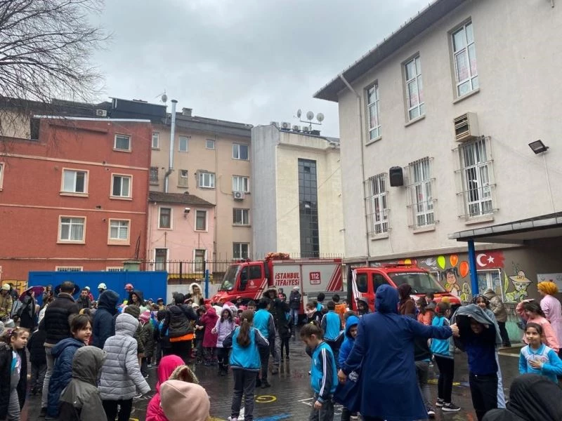 Beyoğlu’nda Türkiye ve Japonya işbirliğinde geniş çaplı afet tatbikatı düzenlendi
