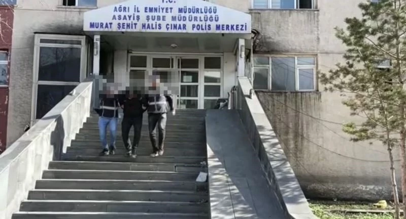 Ağrı’da kablo hırsızlığı kameralara yansıdı
