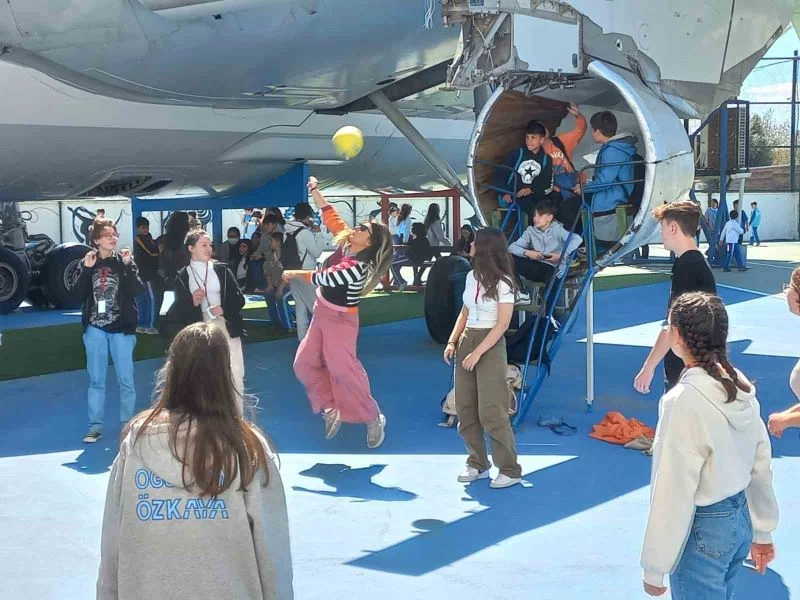 Misak-ı Milli Ortaokulu, 5 ülkeden 24 öğrenciyi misafir ediyor
