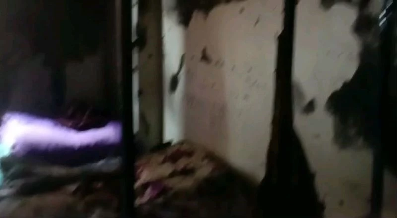 Silvan’da 2 katlı ev çıkan yangında kullanılamaz hale geldi
