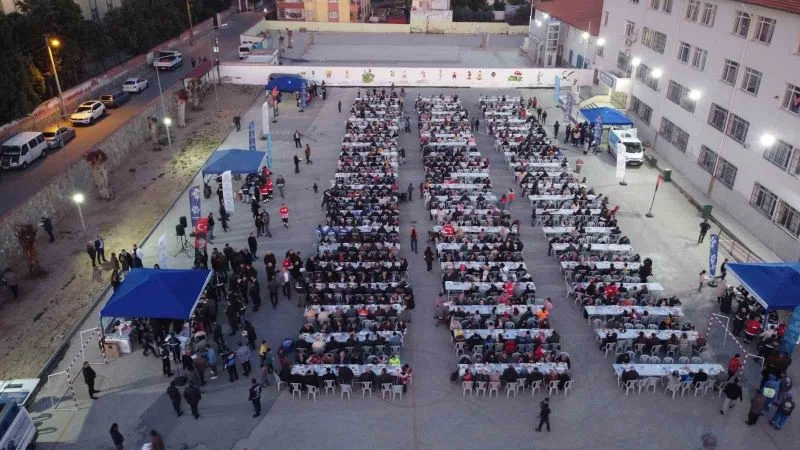 Başkan Çerçioğlu’na Nazilli’de vatandaşlardan yoğun ilgi
