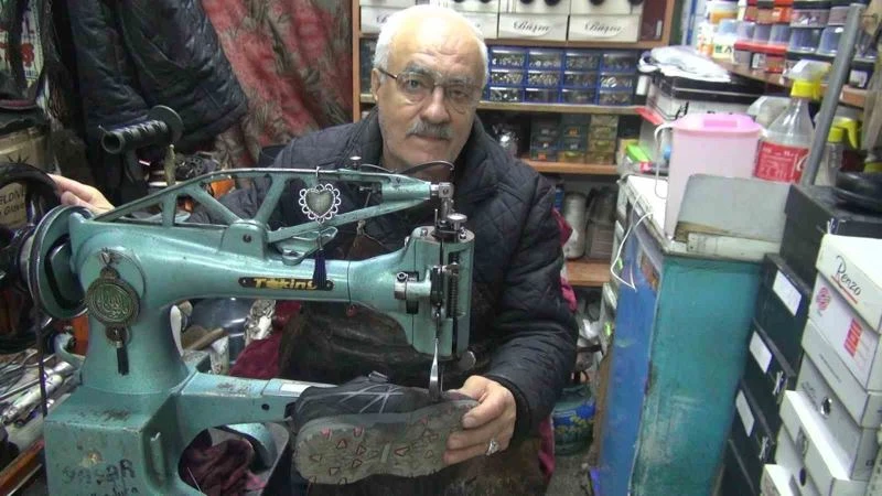 59 yıldır sürdürdüğü mesleğin son ustalarından: Yetiştirecek çırak bulamuyor
