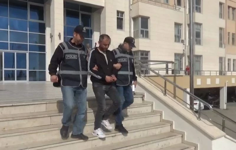 Aranan şahıs sahte kimlikle yakalandı
