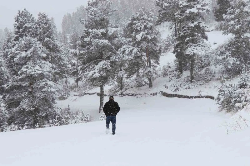 Kar kalınlığı 40 santimetreye ulaştı
