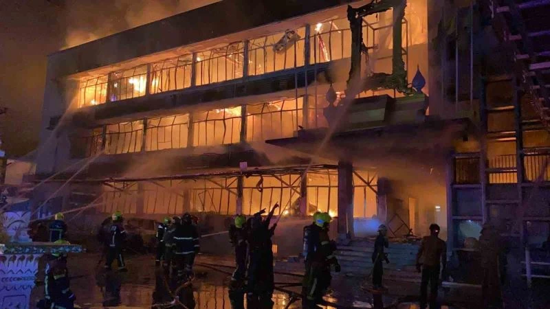 Tayland’da karakol alev alev yandı
