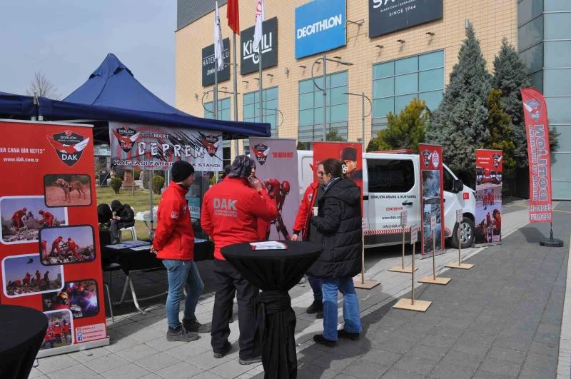 DAK deprem haftası bilgilendirme standı kuruldu
