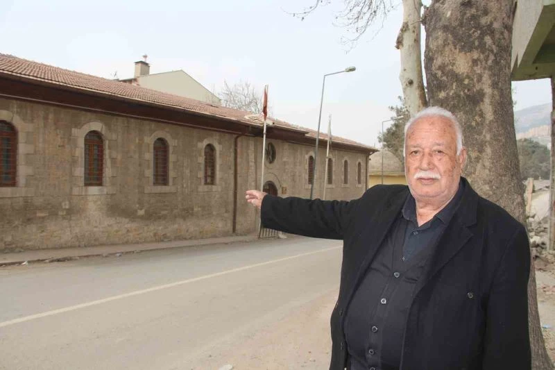 Tam 3 asırlık tarihi taş kilise depremde zarar görmedi
