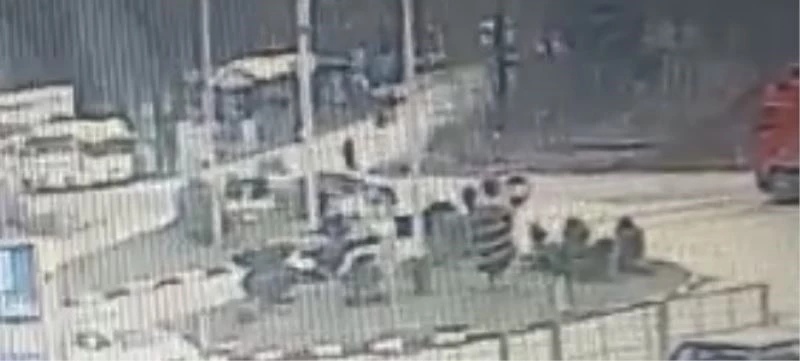 Zonguldak’ta tırın otomobille çarpışma anı kamerada
