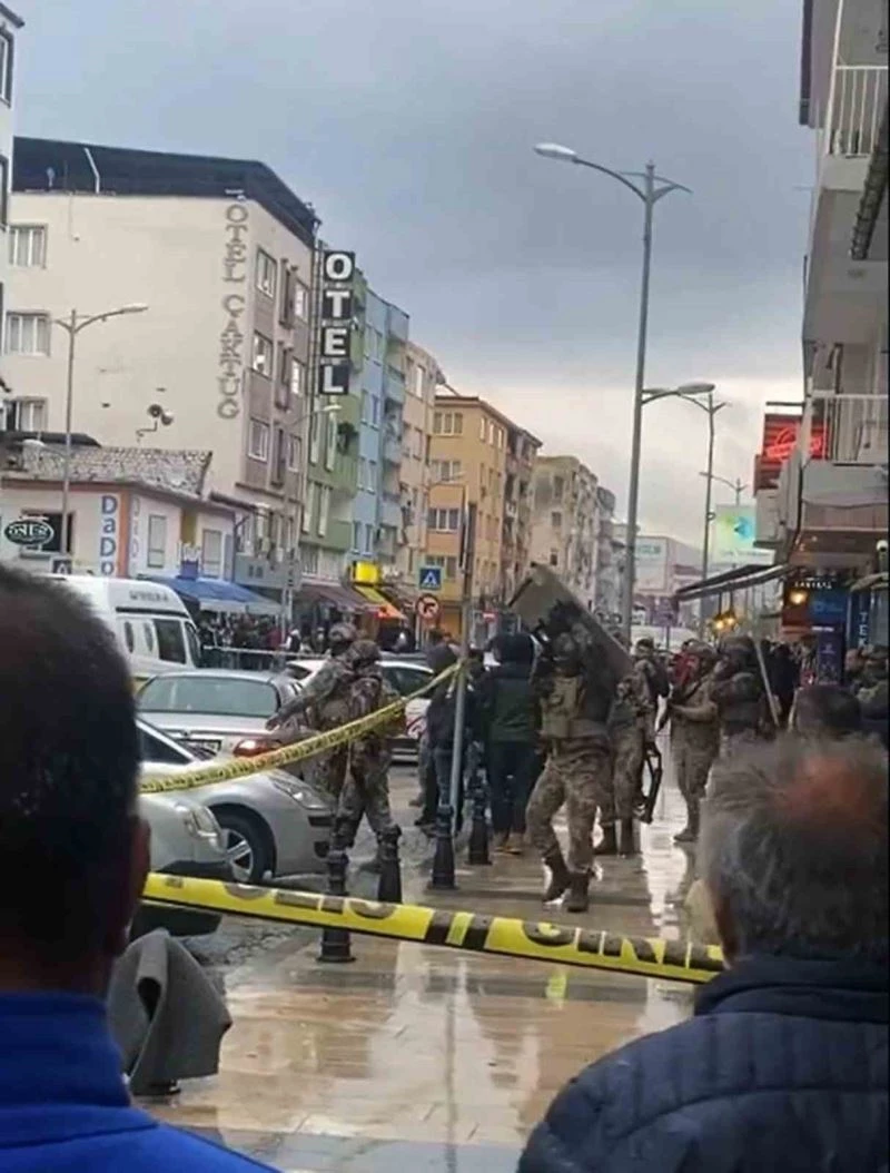 Silah sesleri polisi alarma geçirdi
