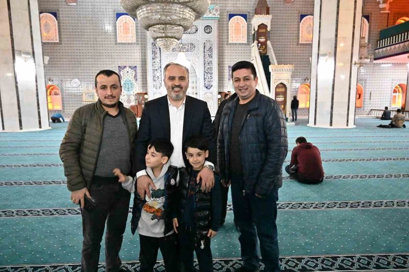 Bursalılar kandilde camileri doldurdu
