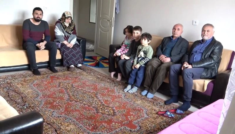 Kütahyalı iş adamı dayalı döşeli iki dairesini depremzedelere tahsis etti
