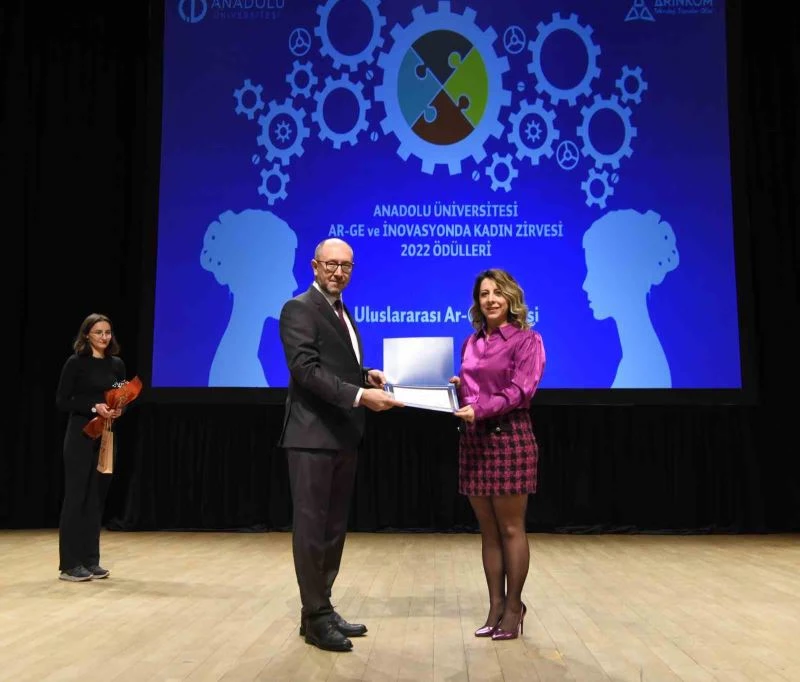 2022 Yılı Ar-Ge ve İnovasyonda Kadın Zirvesi Ödülleri sahiplerini buldu
