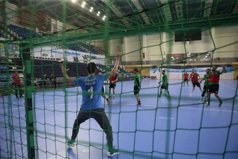 Büyükşehir’in hentbolda hedef Türkiye Kupası
