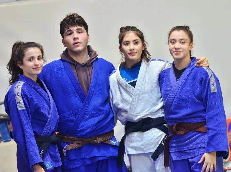 Yunusemreli genç judocular Kocaeli’de madalya hedefliyor
