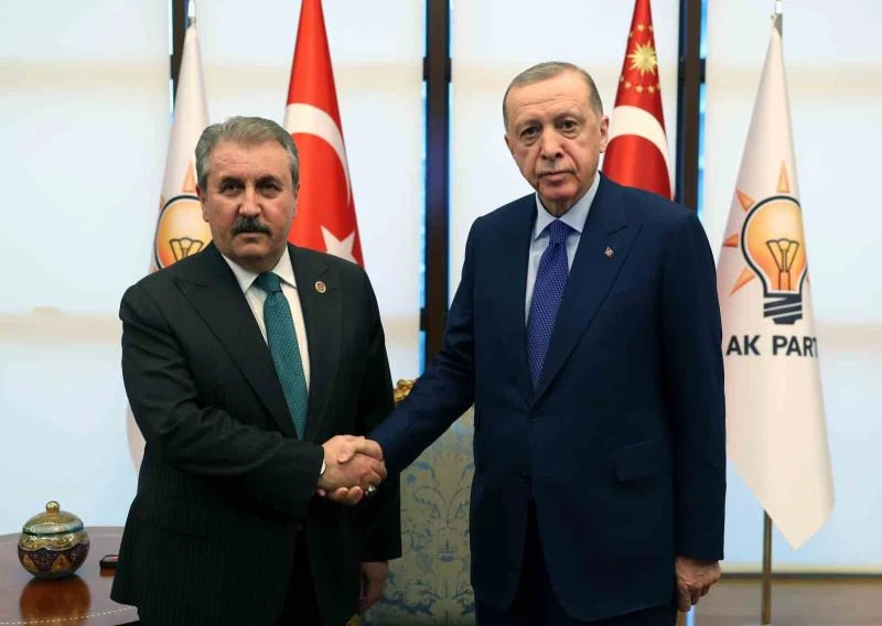 Cumhurbaşkanı Erdoğan, BBP Genel Başkanı Destici’yi kabul etti
