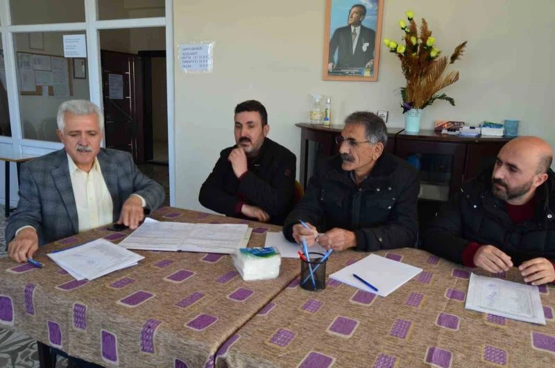 Varto’yu Güzelleştirme Kültür ve Dayanışma Derneği Başkanı Beyazgül güven tazeledi
