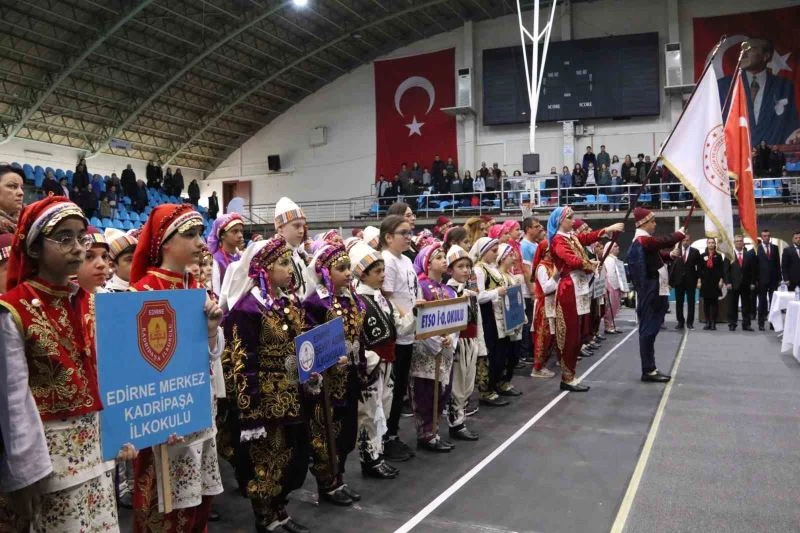 Edirne’de okullar arası halk oyunları renkli görüntülere sahne oldu
