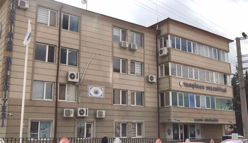 11 ili etkileyen depremlerin ardından harekete geçen belediye, 