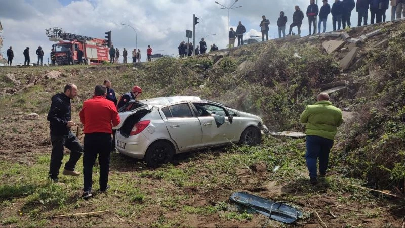 Son anda manevra yaptı, 25 metrelik şarampole devrildi: 1 yaralı
