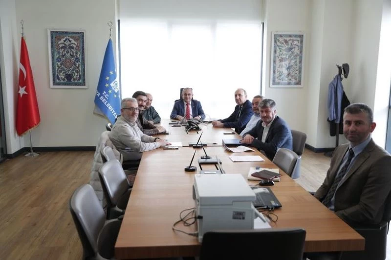 Belediyede yeni encümen üyeleri görevlerine başladı
