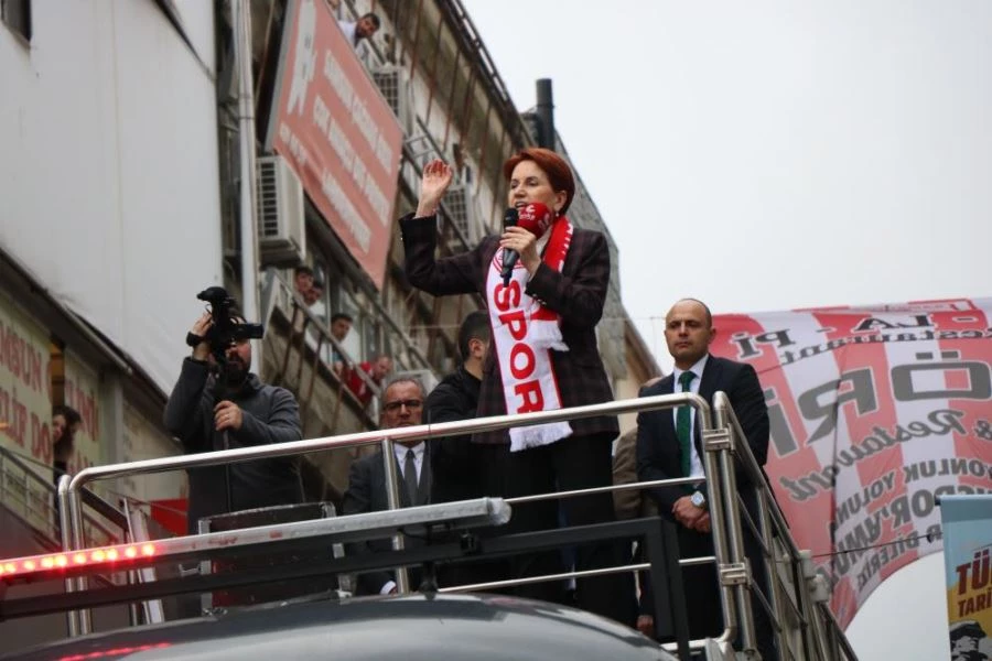 Akşener, AK Parti