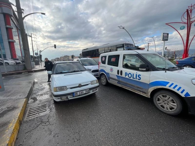 Direksiyon başında kalp krizi geçirdi
