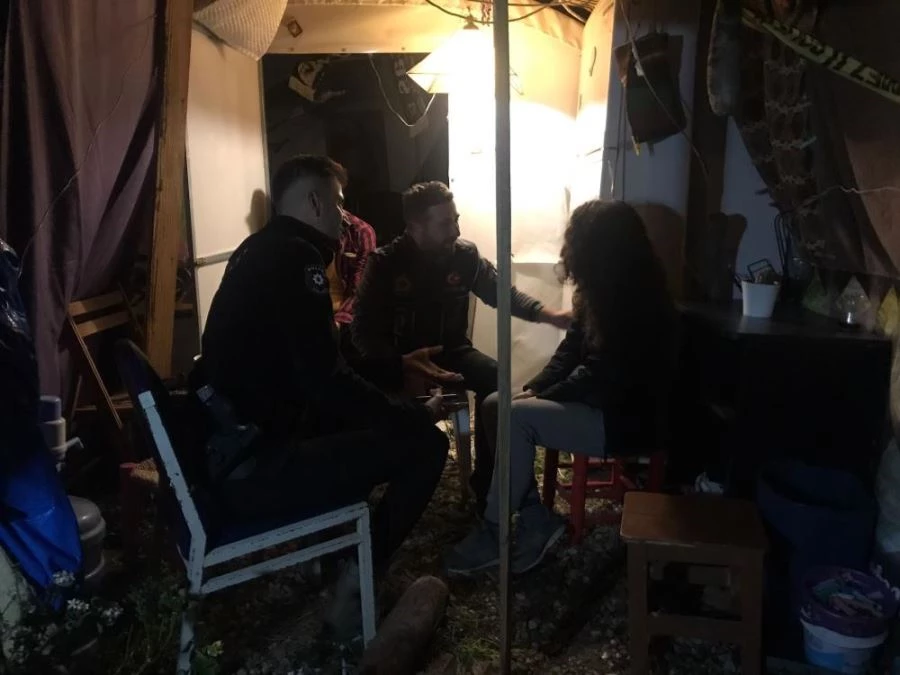 Depremin 144’üncü saatinde kurtardığı öğretmenle parkta karşılaştı