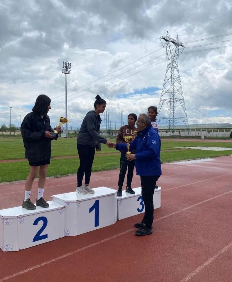 Atletizmin yıldızları belli oldu
