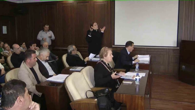 Adalar Belediye Meclisi’nde ‘imzası pahalıymış’ tartışması
