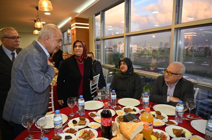 Başkan Kara, Asrın Felaketinde hayatını kaybeden belediye personellerinin Aileleriyle iftarda bir araya geldi