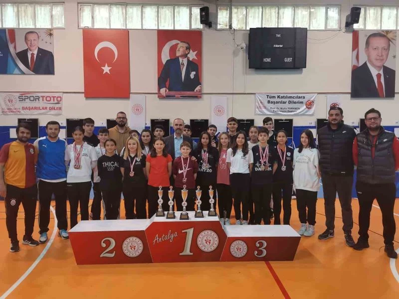 Pamukkale Belediyespor’un dartçılarından 53 madalya
