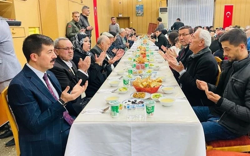 Rektör Ahmet Tekin: 