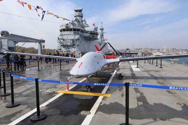 Dünyanın ilk SİHA gemisi TCG Anadolu vatandaşlarla buluştu
