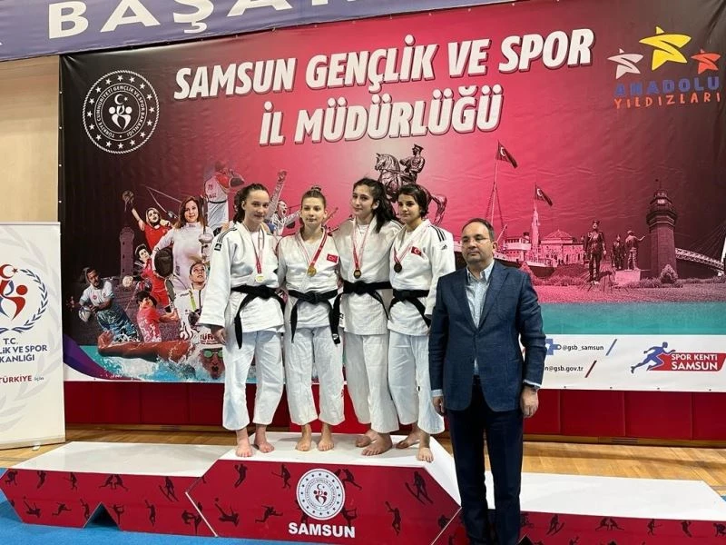 Yunusemreli judocular, Samsun’dan üç madalya ile döndü
