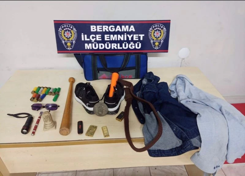 İzmir’de bir garip olay: Eşyalarının çalındığını polisten öğrenince şoke oldular
