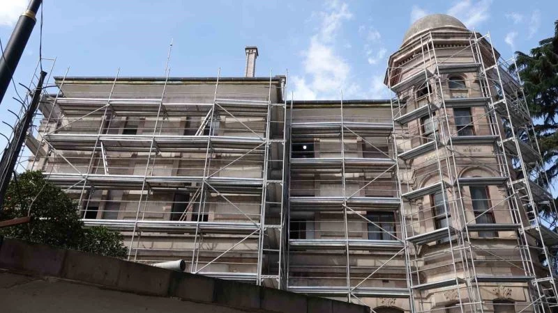 Vali Ustaoğlu Kostaki Konağı restorasyonunda incelemelerde bulundu
