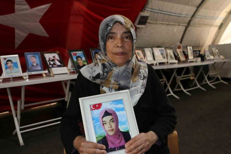 Evlat nöbetindeki anne Hatice Levent: 